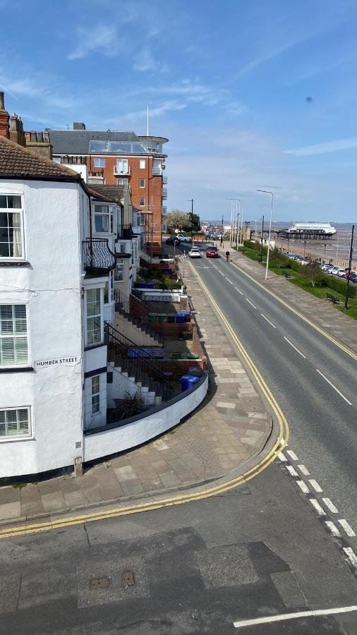 Eastcliffe Penthouse, 2 Beds & Bathrooms With Parking Cleethorpes Exterior photo